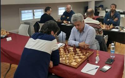 Sailkapeneko lehen postua matematikoki ziurtatu du Kbi xake klubak