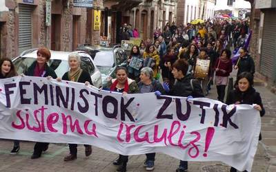 Baztanek ere bat egin du martxoaren 8arekin
