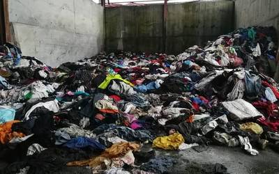 Gipuzkoak birziklatzeko arropa bilketaren informazio zehatza eskatu du