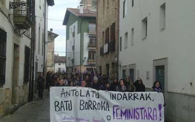 Mugimendu feministak emakumeen antolaketaren beharra azpimarratu du