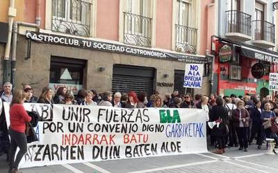 Garbiketa sektoreko lan hitzarmen duina aldarrikatu dute ELA eta LAB sindikatuek