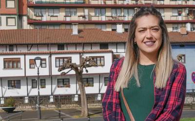 “Beldurragatik erabaki nuen bere ondoan geratzea, baina salaketa prozesua abiatzeak askoz indartsuago  egin nau”
