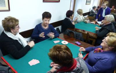 Erretiratuen egoitza guztiak ixtea gomendatu du Jaurlaritzak