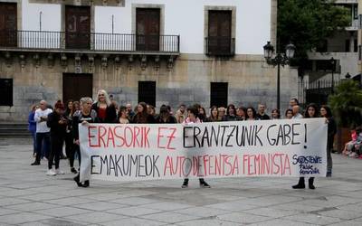 Abantoko bi emakumeen hilketak salatzeko elkarretaratzea deitu du Sostenipek biharko