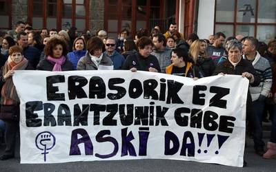 Abantoko bi emakumeen hilketa matxistak salatzeko elkarretaratzeak egingo dituzte gaur arratsaldean