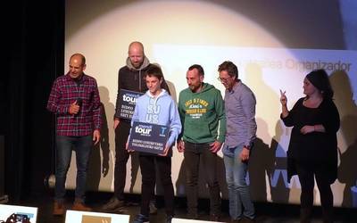 "Sartaldera" eta "Uzturreko ezkutalekua" film laburren zuzendariek txalo artean jaso dute saria