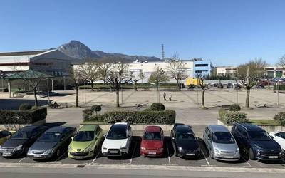 Kalean aisialdiagatik dauden herritarrak etxera bidaltzen ari da Ertzaintza
