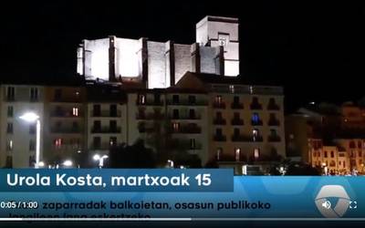 Txalo zaparradak balkoietan, osasun publikoko langileen lana eskertzeko