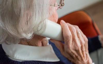 900-20 30 50 da koronabirusa izan dezaketen pertsonentzat egokitutako telefono zenbakia