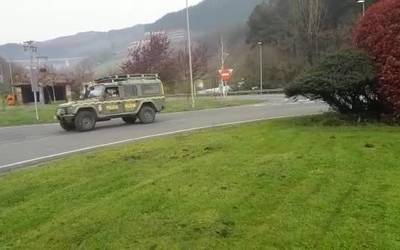 Larrialdi Unitate Militarreko ibilgailuak Debagoienera heldu dira