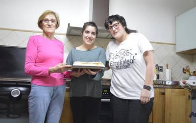 Sukaldaritza: Maritxu Goldarazenaren tarta argazkitan