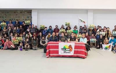 "Herritarrok zorpetuko gaituen eta natura zein herriak txikituko dituen makroproiektuak gelditzeko ordua da"