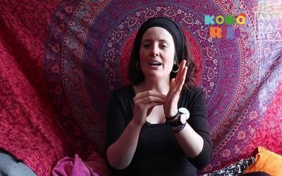Kokorikoren esku-jolasa, #EtxeanGoxo praktikatzeko: "Musu pa, musu pot"