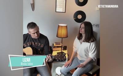 Lizar taldea, etxetik mundura