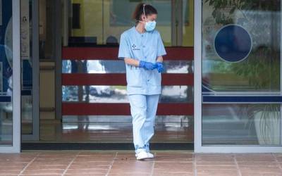 Lau kasu gehiago zenbatu dituzte Debagoienean; guztira 32 dira positibo eman dutenak