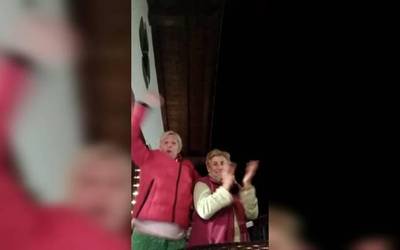 Musikaz arindu dute etxeetako egonaldia Sunbillan