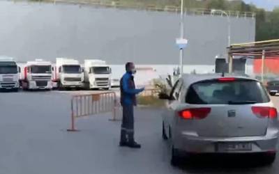 Tubacexeko zuzendaritzak langileei esan die ezingo direla lantegietan sartu bere segurtasun protokoloa sinatzen ez badute
