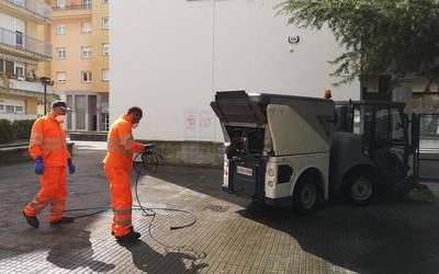 Kaleko garbitasunari arreta berezia jarri diote egunotan Aretxabaletan