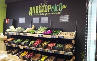 Elorrioko ekoizleek Anbotopeko dendan salduko dituzte beraien produktuak