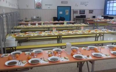 Gurutze Gorriak egunero bazkaria eramanen die beharra duten 4.400 haur nafarri