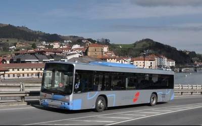 Lurraldebusek %54 murriztu du garraio zerbitzua