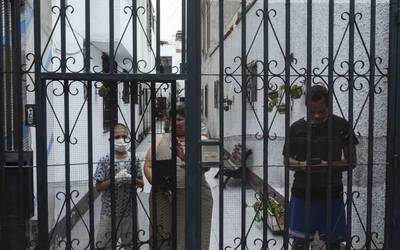 “Jendeak itxialdia errespetatzen badu, Peruko gobernuak itxaropena izango du berrogeialdia ez dela kolapso batera iritsiko”