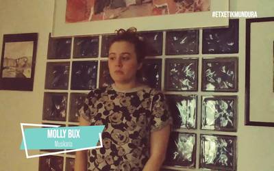 Molly Buxen musika, etxetik mundura