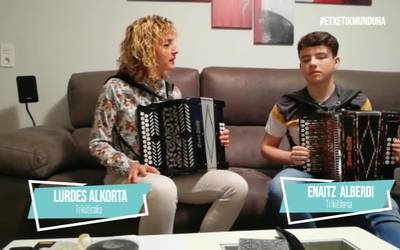 Lurdes Alkorta eta Enaitz Alberdiren musika, etxetik mundura