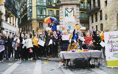 "Zaharrean Berri TV" dinamika martxan jarri du Alde Zaharreko Jai Batzordeak