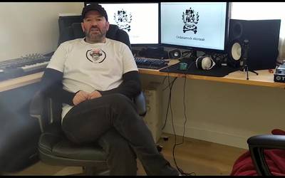 DJ Monky Man-en emanaldia streaming bidez jarraitu ahalko da datorren larunbatean arratsaldeko 18:00-tatik aurrera