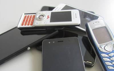 Sakelako telefonoen kokapenari buruzko datuak jasoko ditu Espainiako Gobernuak