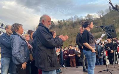 Eitzagako auzokideak kexu dira zabortegiko kudeaketarekin: "Bete gabeko hitzen historia luzea pairatu dugu"