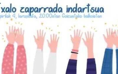 Txalo zaparrada indartsua eskaini dute Goizuetako balkoi eta leihoetatik