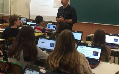 Prentsaren etorkizunaz hitz egin du Gorka Zabaletak Katuplaza irratsaioan