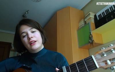 Ane Erkizia musikaria, etxetik mundura