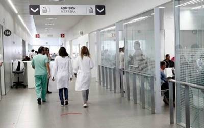 Koronabirusa duten gaixoen altak ia ospitaleratzeen bikoitza dira