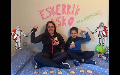 Jakintza Ikastolako irakasleak, ikasle eta gurasoei konfinamendu garaian egiten ari diren ahalegina eskertzeko bideoa.