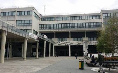 Euskal unibertsitateek Internet bidez amaituko dute ikasturtea