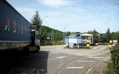 Covid-19aren ondorioz hil den Lesakako Arcelor Mittaleko langilearen heriotza salatu du LABek