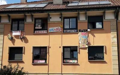 [ARGAZKI GALERIA] Iturritxo kaleko “resort kanpingak” ateak zarratu ditu