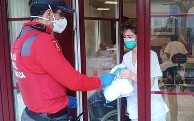 Lesakako Andra Mari Zaharren Egoitzatik eskerrak eman dituzte laguntza eta maitasuna eskaintzen ari diren guziei