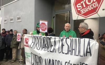 Iruñeko Udalak Kale Nagusiko udal eraikin batetik irtenarazi ditu bost familia