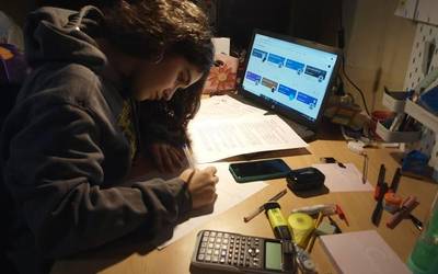 "Gertatzen ari denak jokoan jartzen du gure etorkizun osoa"