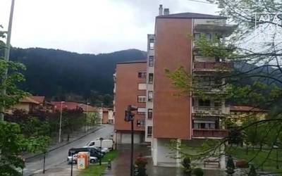 Kazerolada egin dute Laudioko beharginaren heriotza salatzeko