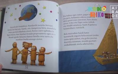 [ETXEAN GOXO] "Hondarbiko familia ausarta" ipuina kontatu digu Joxek