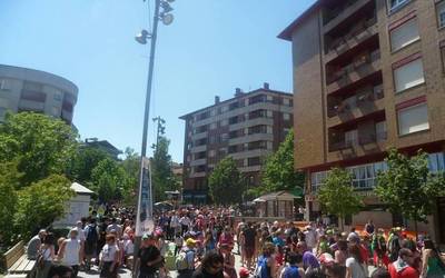 Bertan behera utzi dituzte Araba Euskaraz eta ikastolen aldeko udaberriko festak