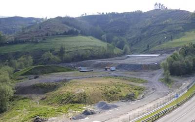 Udal gobernuari Azkarateko hondakin gunearekin amaitzeko eskatu dio EH Bilduk