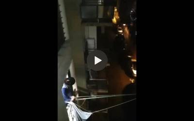 BIDEOA: Hamaika balkoitan igo da bandera gauerdian