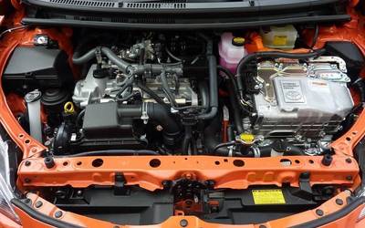 "Autoa gutxienez astean behin arrankatzea komeni da"