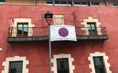 Kazerolada deitu dute Agurainen eraso matxista salatzeko